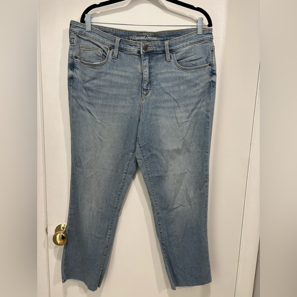 Universal Thread Denim - Universal Thread Light Blue High Rise Straight Crop Jeans Size 16/33